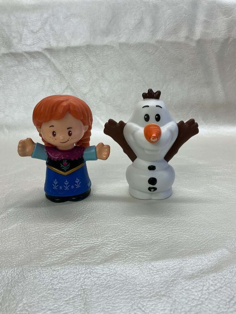 Fisher Price Little People Disney Frozen OLAF Snowman with Red Leaf